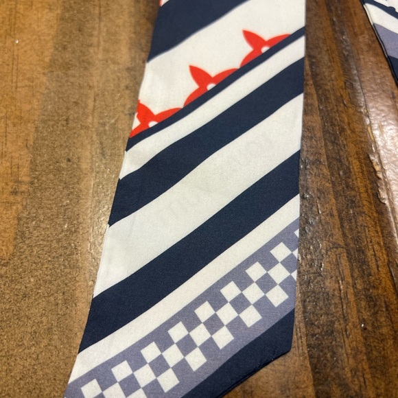 Louis Vuitton Flag BB Graphic Scarf in Red, Pink, and Blue - Picture 6 of 8